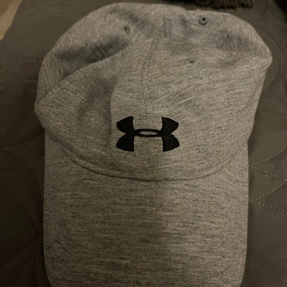 Under Armor Hat - Picture 1 of 1